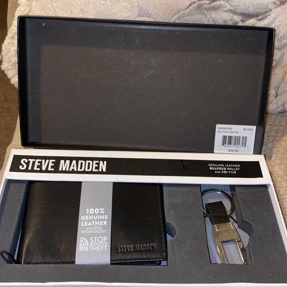 ♣️NWT Steve Madden RFID Genuine Leather Billfold Wallet & Key FOB - Picture 10 of 11